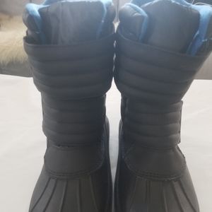 SZ 6 Youth Boys Cougar shake Winter Boots